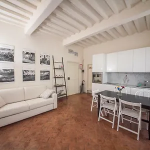 Appartamento I Priori, Volterra